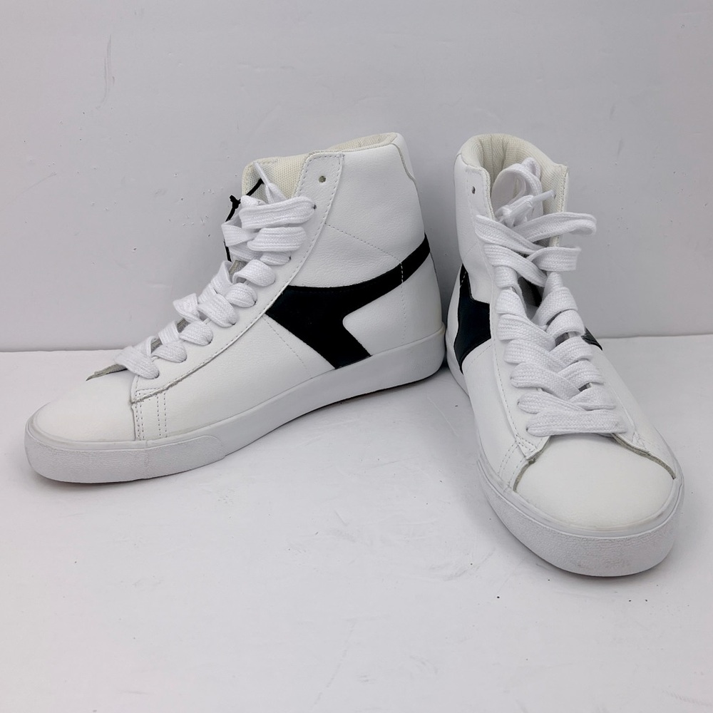 RACHEL ZOE, LEATHER HIGH TOP TENNIS/ WALKING SHOES, LEATHER, MEMORY FOAM SIZE 9